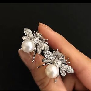 Elegant Silver Bee Pearl Earrings